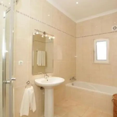 With Sea Views * Luz